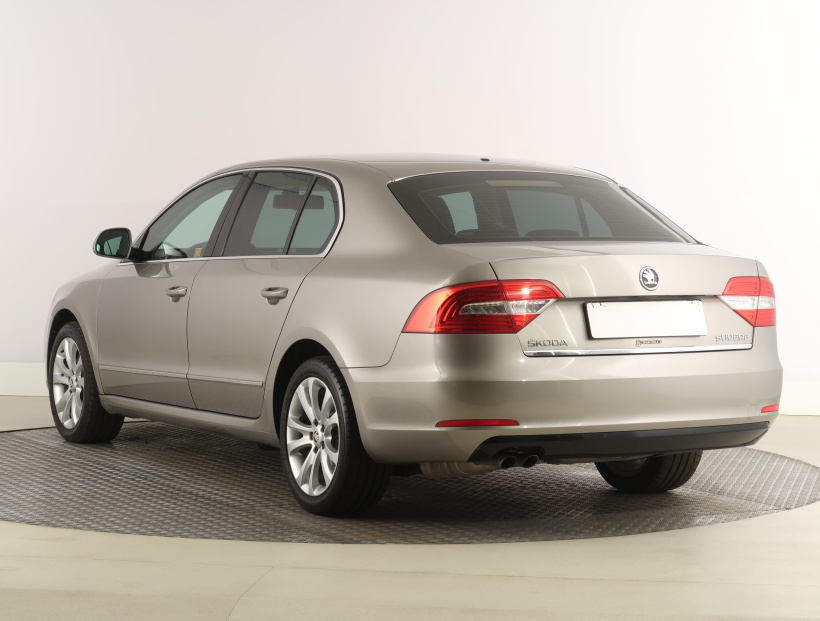 Škoda Superb, 2014