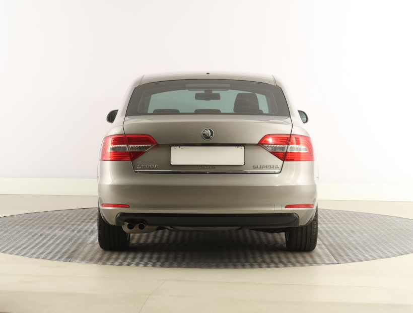 Škoda Superb, 2014