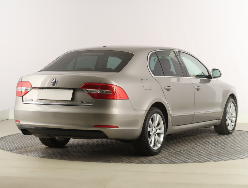 Škoda Superb, 2014