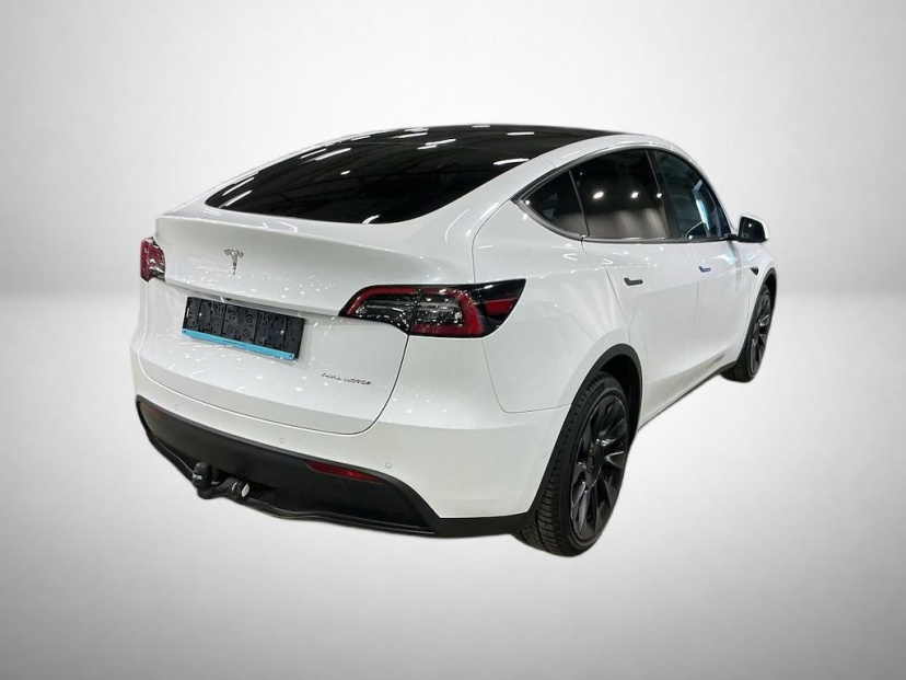 Tesla Model Y, 2021