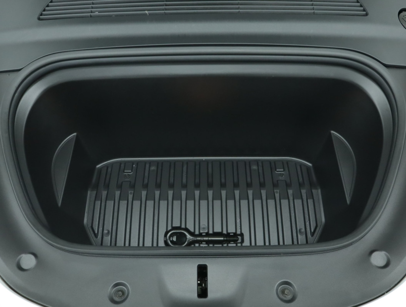 Tesla Model Y, 2021