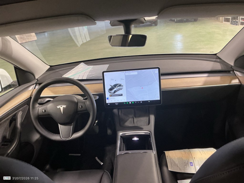 Tesla Model Y, 2021