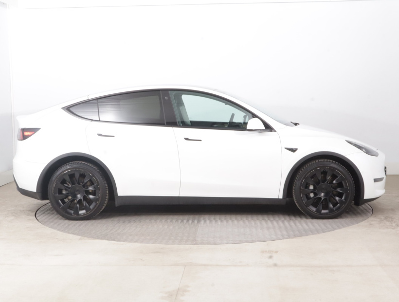 Tesla Model Y, 2021
