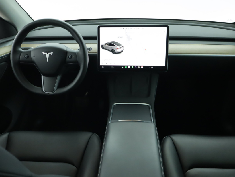 Tesla Model Y, 2021