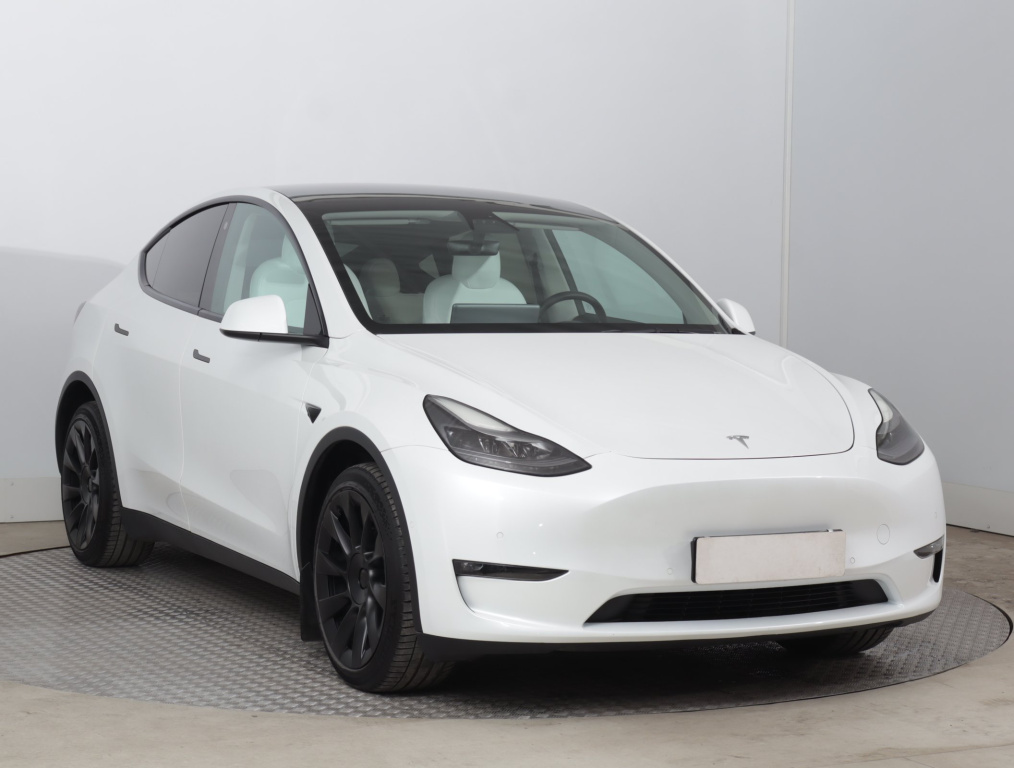 Tesla Model Y, 2021
