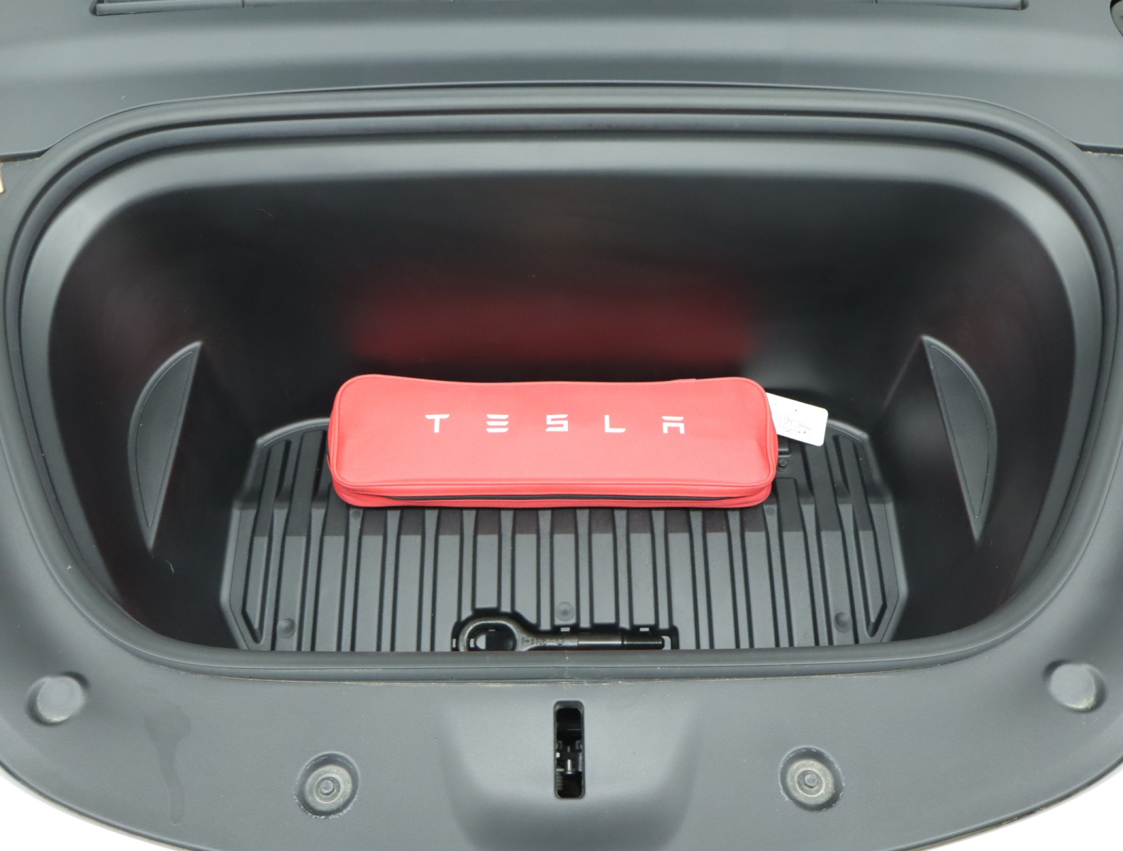 Tesla Model Y - 2021
