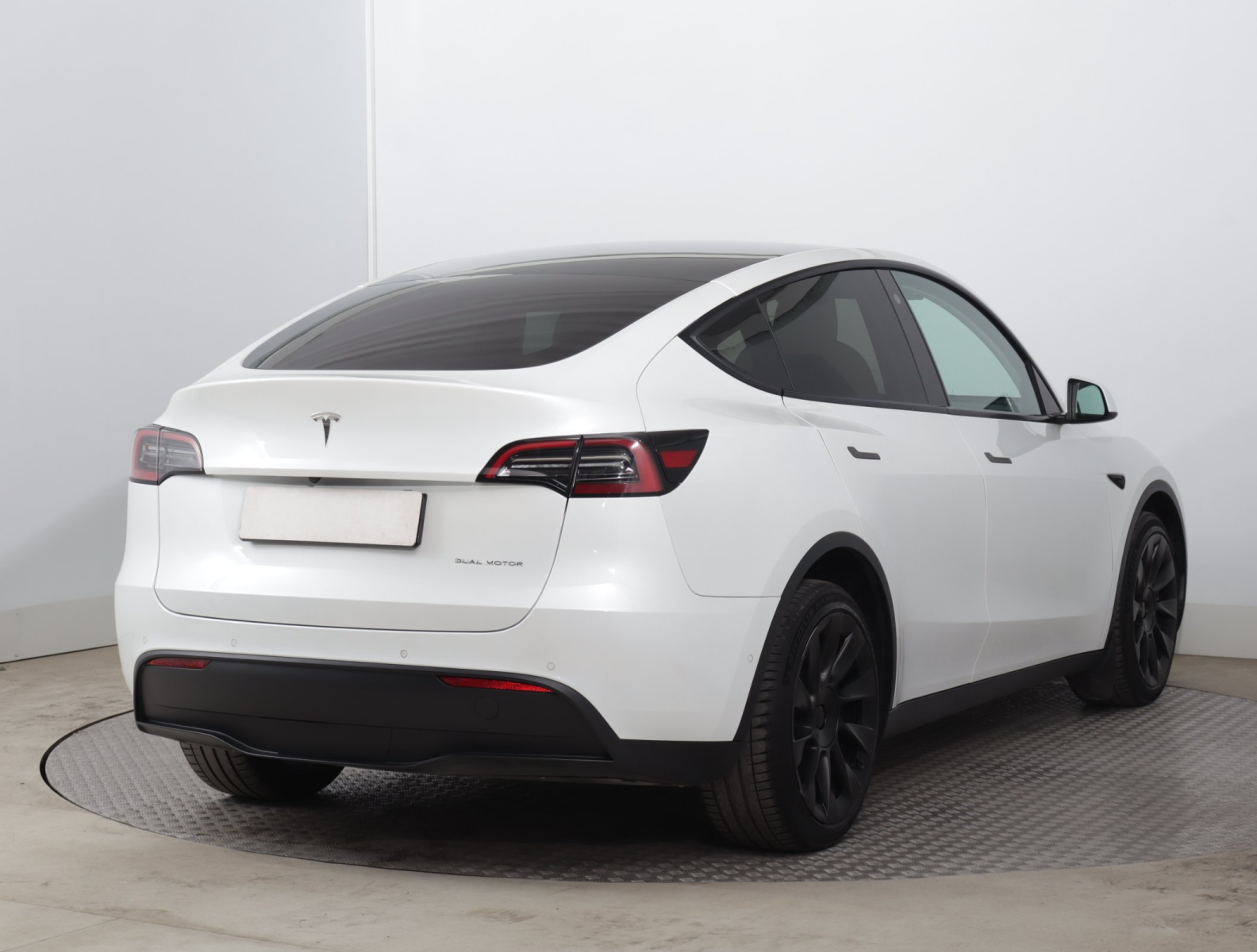 Tesla Model Y - 2021