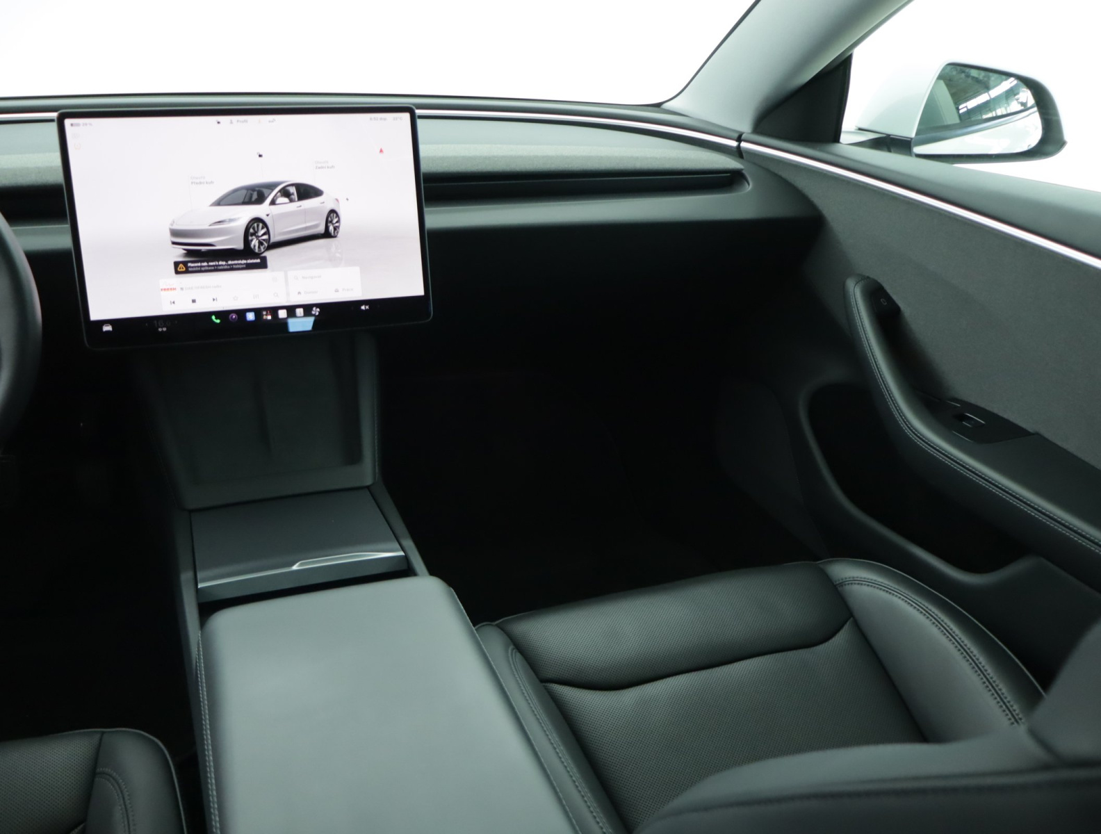 Tesla Model 3 Standard Range Plus – fotografie 11