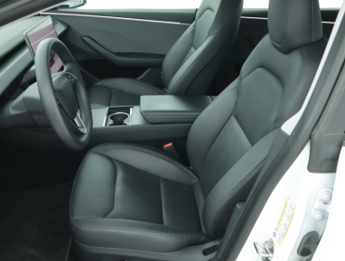 Tesla Model 3 - 2023