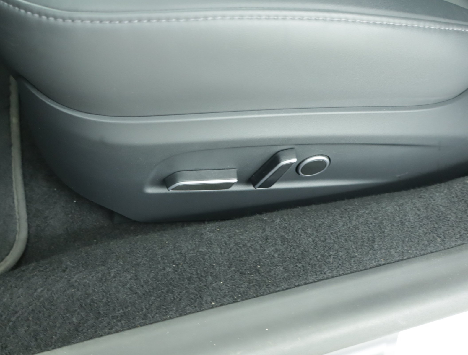 Tesla Model 3 - 2023