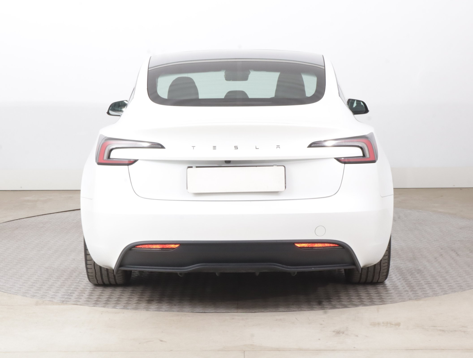 Tesla Model 3 - 2023