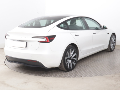 Tesla Model 3 - 2023