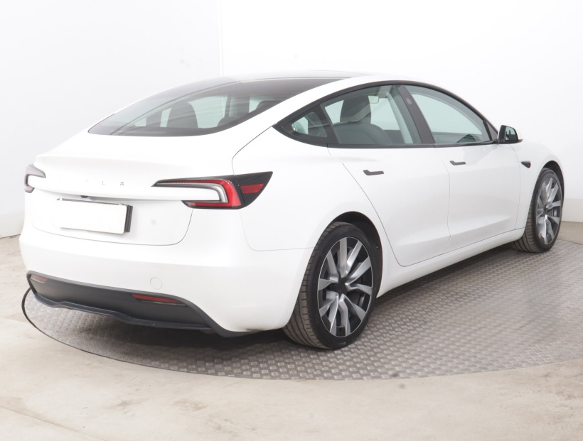 Tesla Model 3, 2023