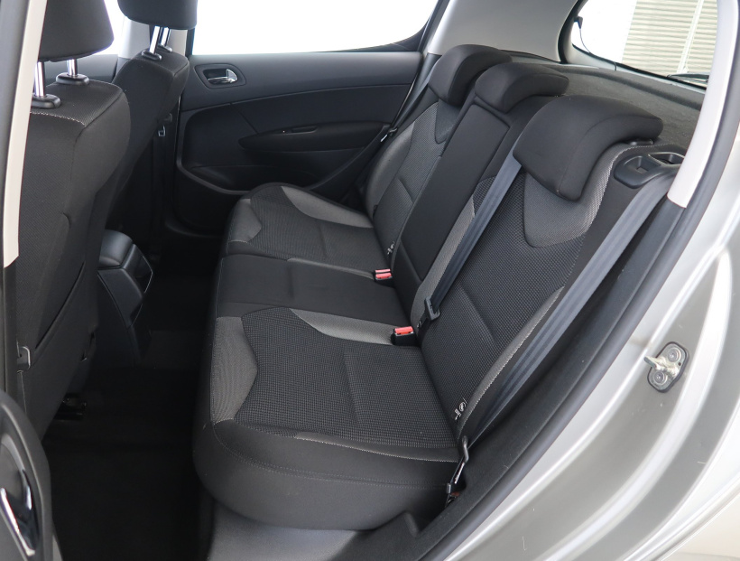 Peugeot 308, 2011