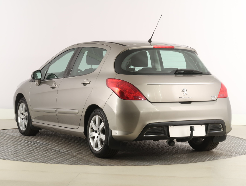 Peugeot 308, 2011