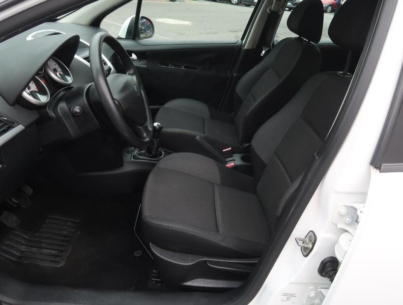 Peugeot 207, 2011