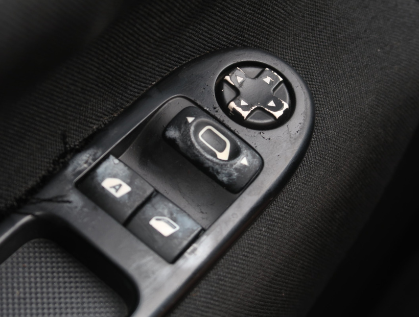 Peugeot 207, 2011