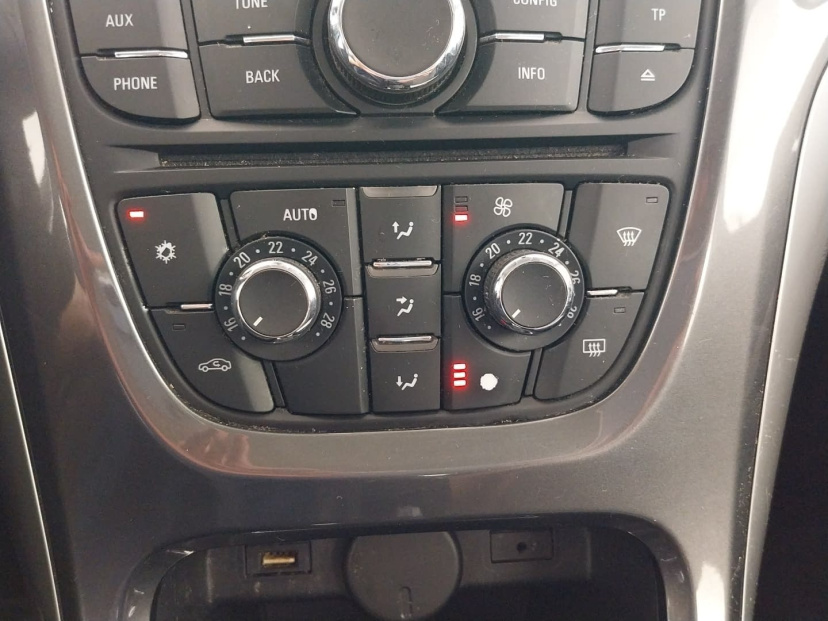 Opel Astra, 2013
