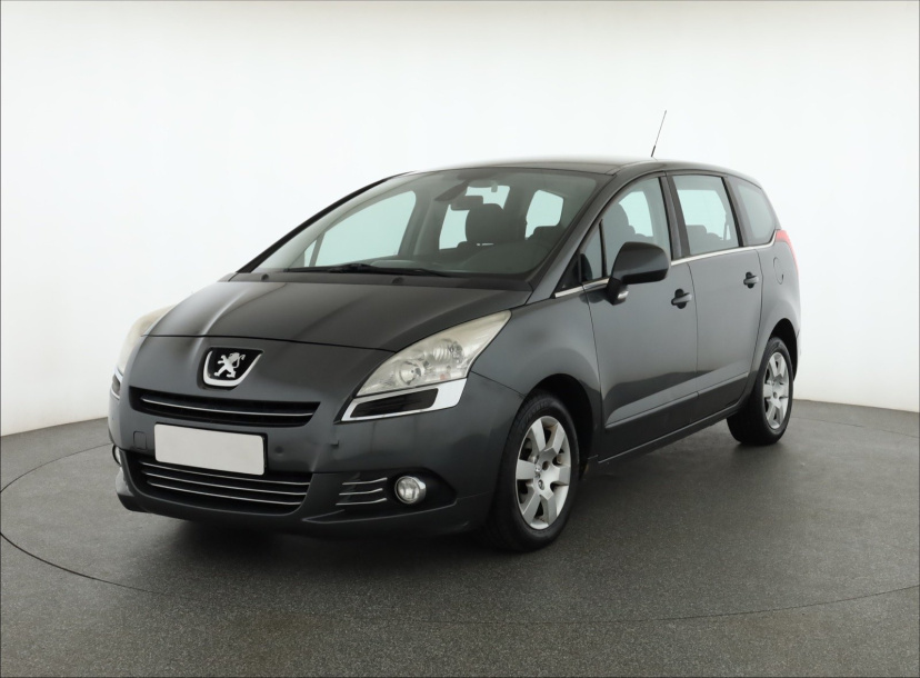 Peugeot 5008, 2011