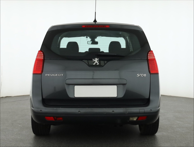 Peugeot 5008, 2011