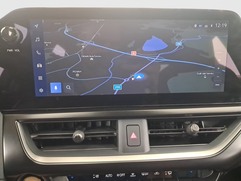 Lexus UX, 2025