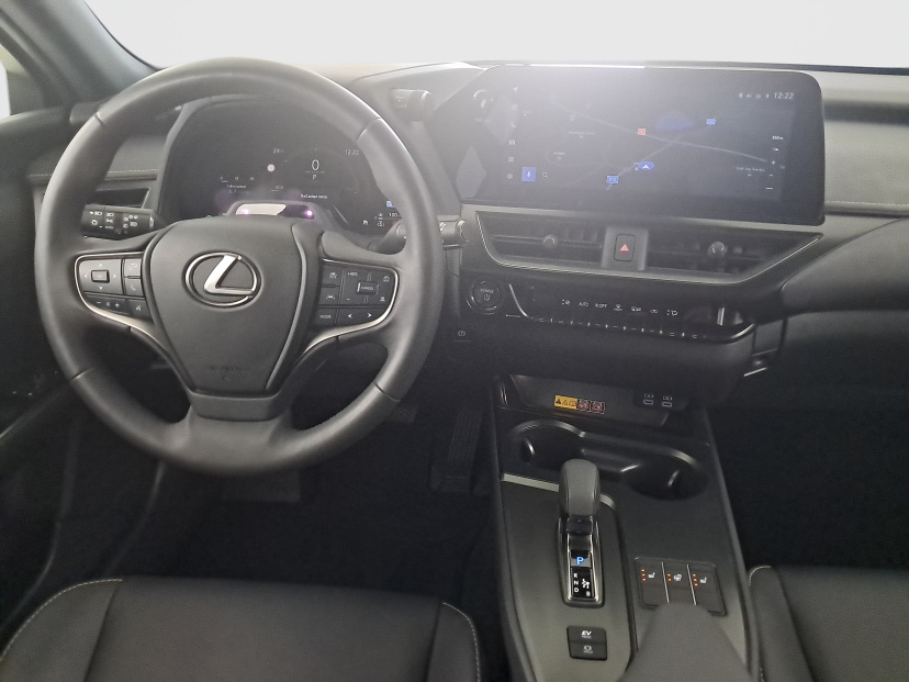 Lexus UX, 2025