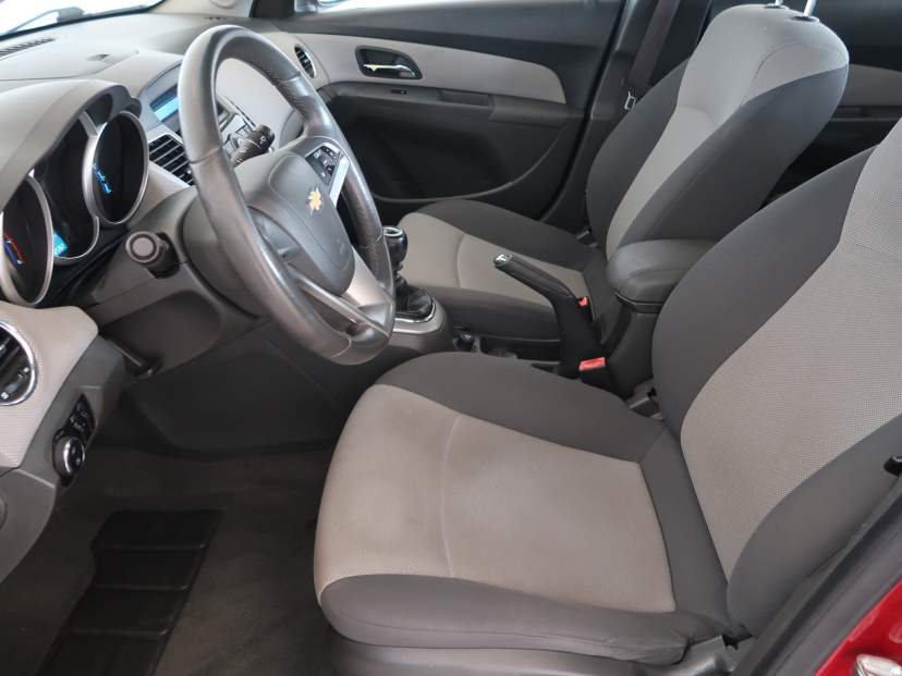 Chevrolet Cruze, 2010