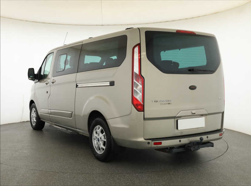 Ford Tourneo Custom, 2013