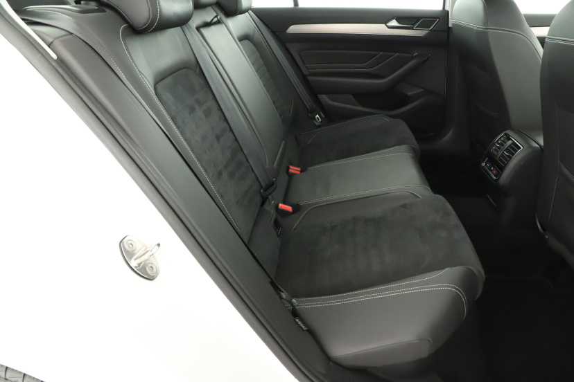 Volkswagen Passat, 2020