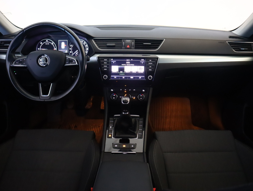 Škoda Superb, 2016