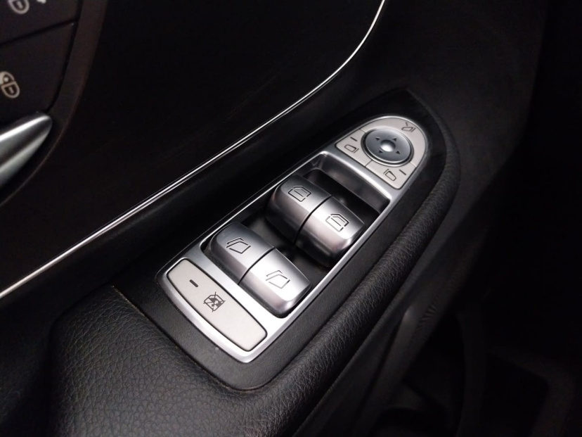 Mercedes-Benz V, 2015