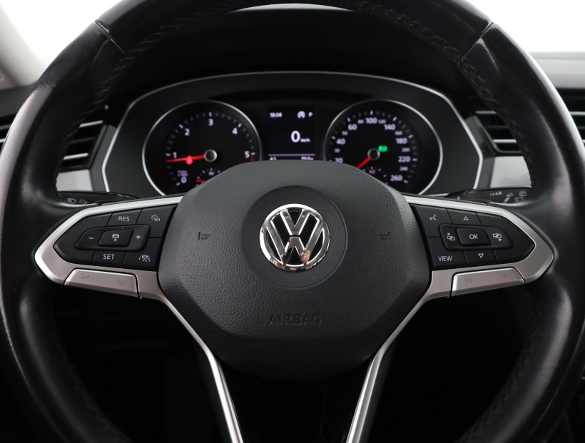 Volkswagen Passat, 2020