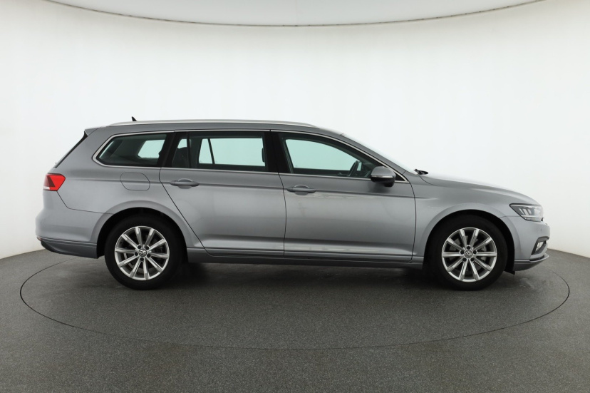 Volkswagen Passat, 2020