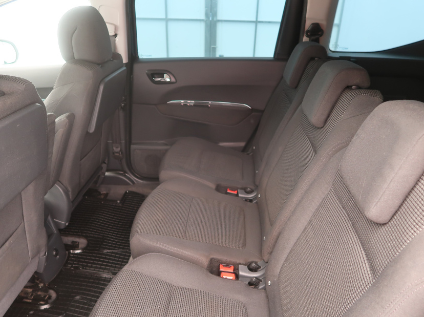 Peugeot 5008, 2012