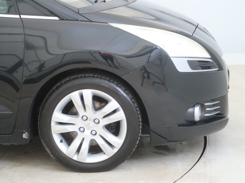 Peugeot 5008, 2012