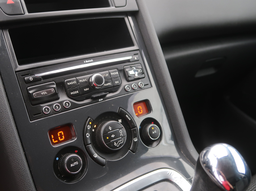 Peugeot 5008, 2012