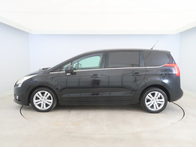 Peugeot 5008, 2012