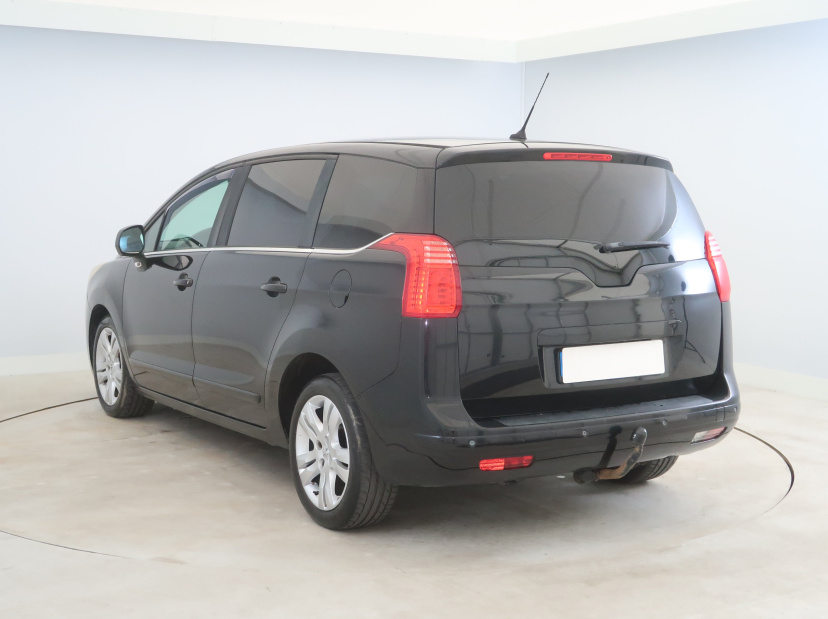 Peugeot 5008, 2012