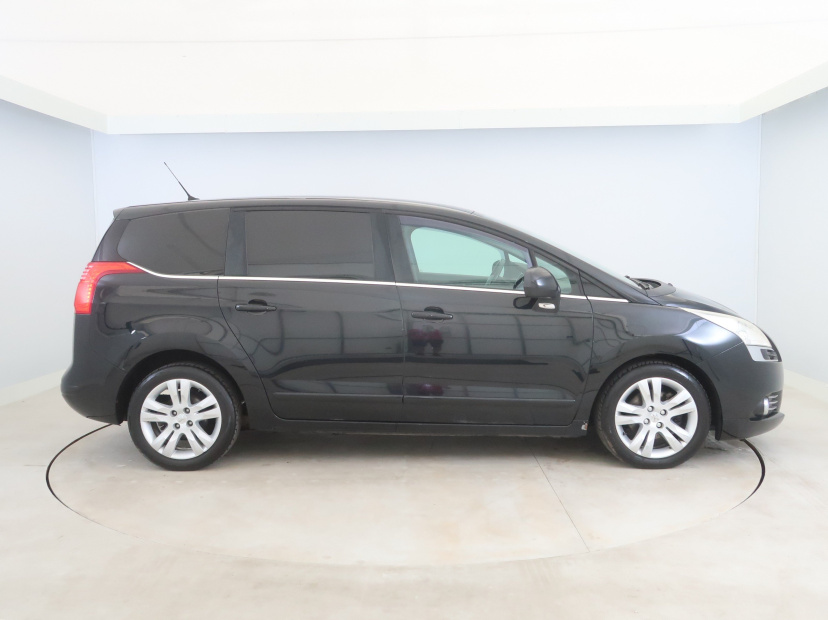 Peugeot 5008, 2012