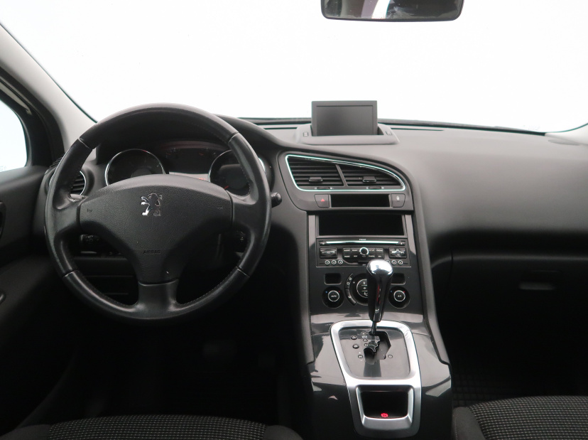 Peugeot 5008, 2012