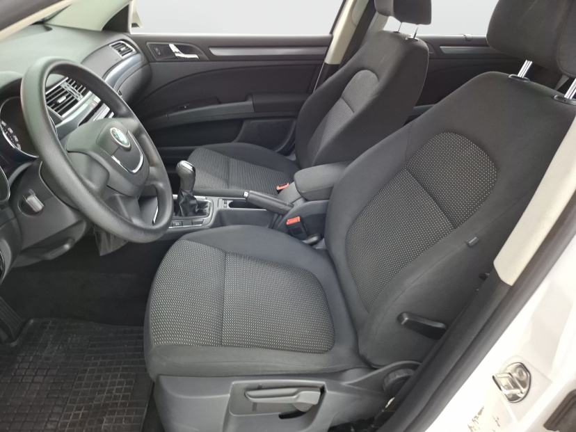 Škoda Superb, 2011