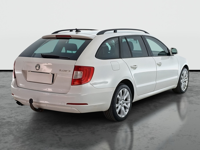 Škoda Superb, 2011