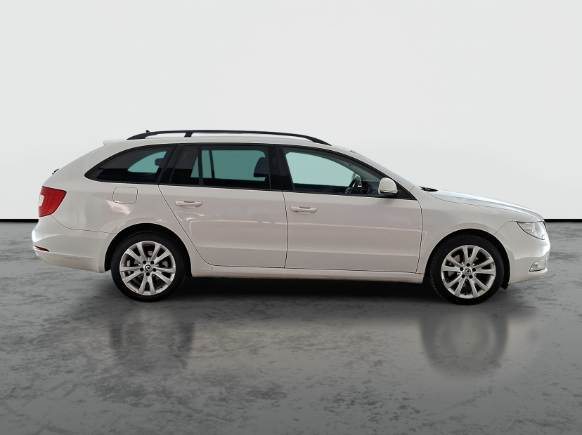 Škoda Superb, 2011
