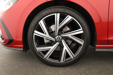 Volkswagen Golf - 2024