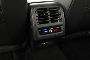 Volkswagen Golf - 2024