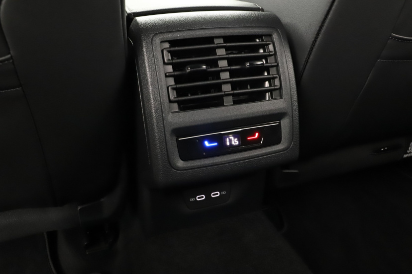Volkswagen Golf, 2024