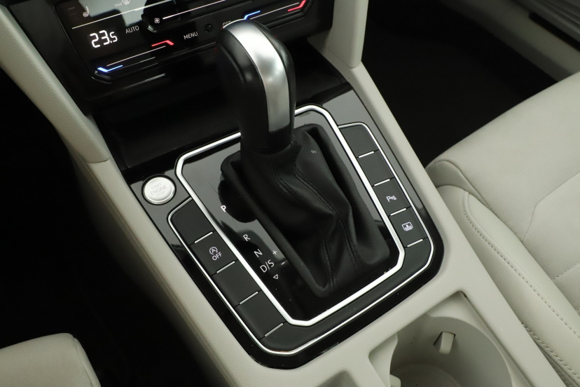 Volkswagen Passat, 2022