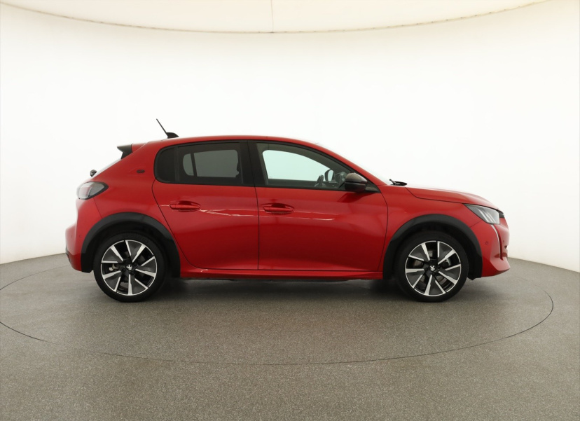 Peugeot e-208, 2021