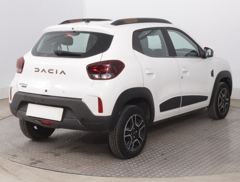 Dacia Spring, 2024