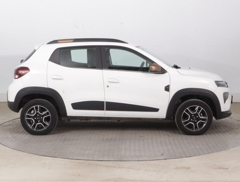 Dacia Spring, 2024